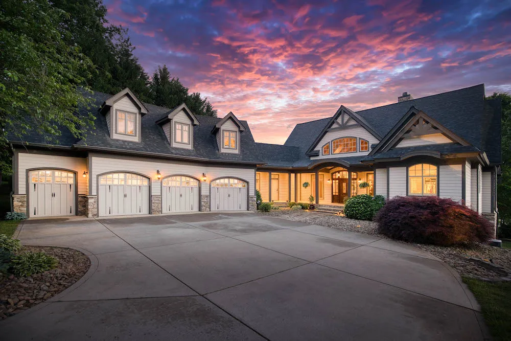 111 Camp Ln